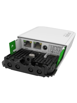 маршрутизатор MikroTik wi-fi на белом фоне